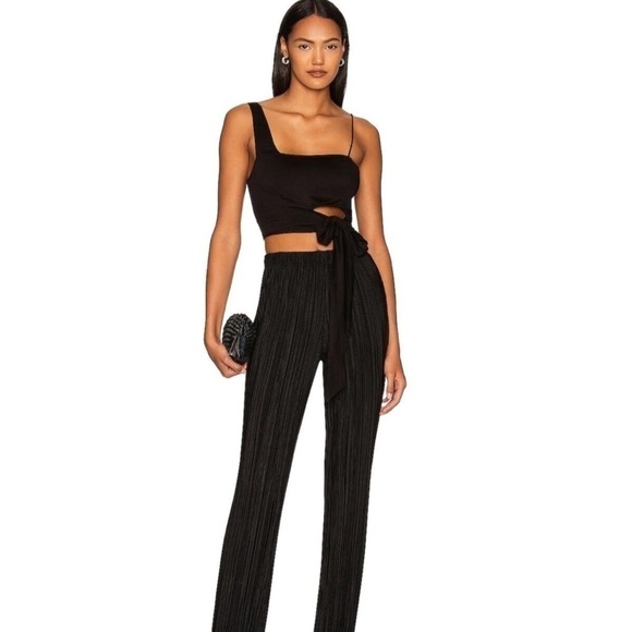 FREE PEOPLE| MILA ASYMMETRIC CROP TOP - Picture 10 of 10